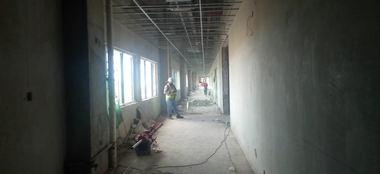 Pekerjaan Pembongkaran dan Pemasangan Partisi serta Pemasangan Plafon pada 10 Pintu Kamar Mess Bos & Staf